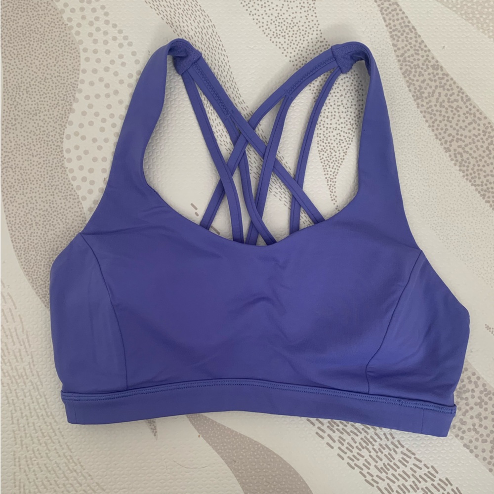 Lululemon Free to be Serene Light Support C/D cup size 6